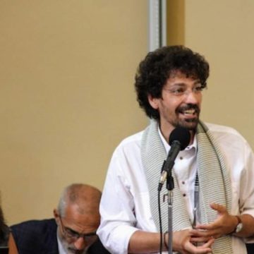Resto nudo e manifesto – Di Gianluca Fiusco