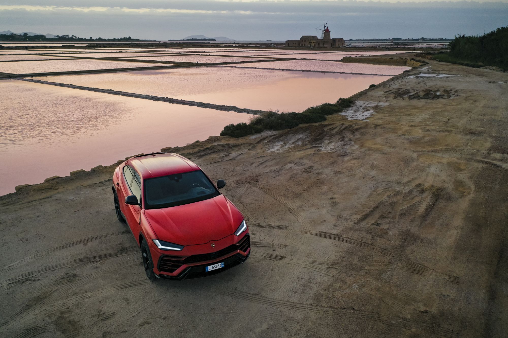 Automobili Lamborghini lancia il progetto “With Italy, For Italy”