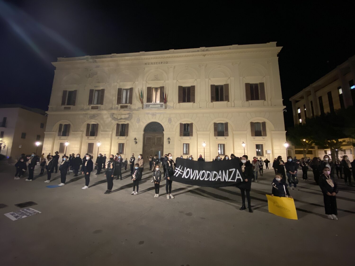 [Video] “Riaprite le nostre scuole di danza” la manifestazione a Trapani