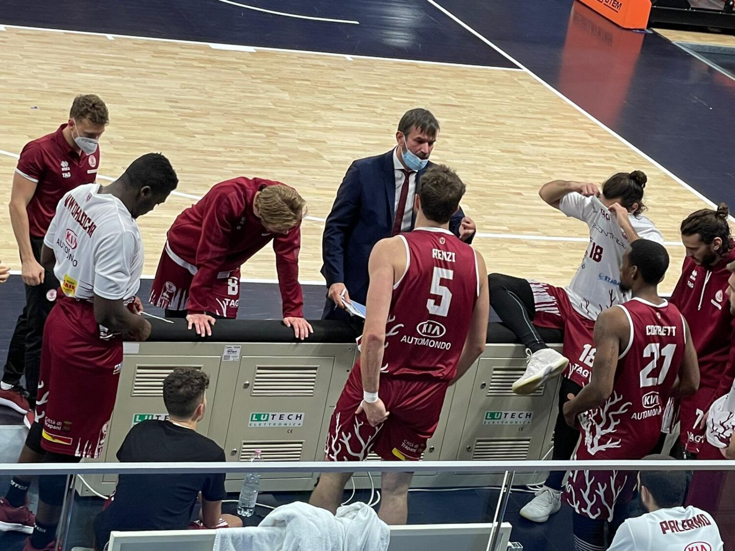 I granata vincono 61-73
