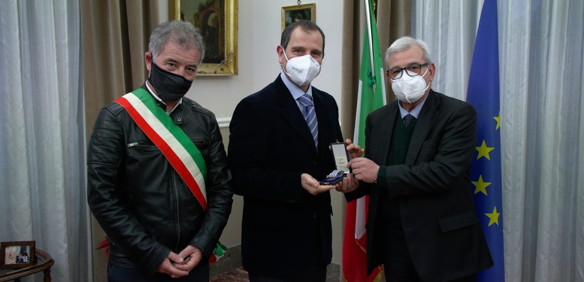 Video | Giornata della memoria : medaglia d’onore al prof. Giuseppe Monticciolo in ricordo del nonno