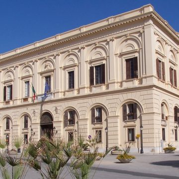Deputati europei e nazionali del pd contro Tranchida, silenzio a palazzo D’ali’