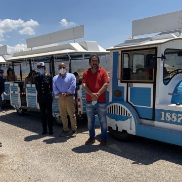Video | Baia Santa Margherita, inaugurato il trenino turistico