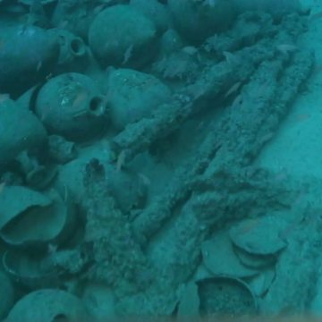 Una nave romana del IV-V secolo a 98 metri nel mare delle Egadi
