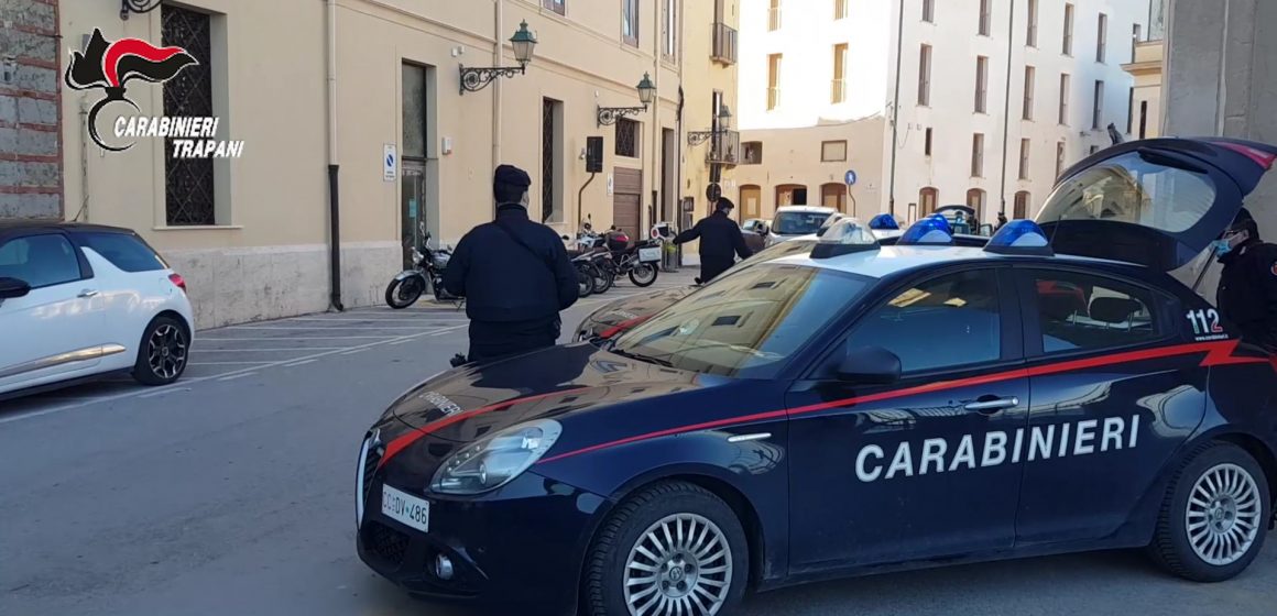 TRAPANI: NOTTE DI PASSIONE IN HOTEL SENZA PAGARE IL CONTO DENUNCIATA DAI CARABINIERI GIOVANE COPPIA