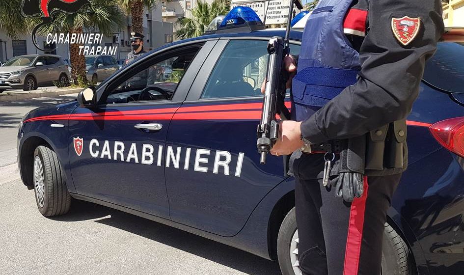 Trapani, i carabinieri eseguono 2 divieti di avvicinamento
